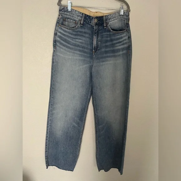 Rag & Bone Logan Mid Rise Featherweight Wide Leg Raw Hem Jeans Light/Med Wash 29 - Picture 2 of 10